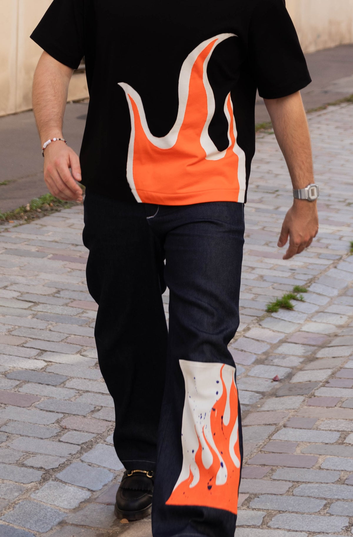 Jean feu attitude